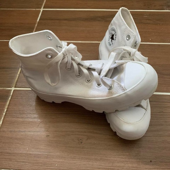 WOMEN'S CONVERSE CHUCK TAYLOR ALL STAR LUGGED PLATFORM SNEAKERS - Picture 2 of 7